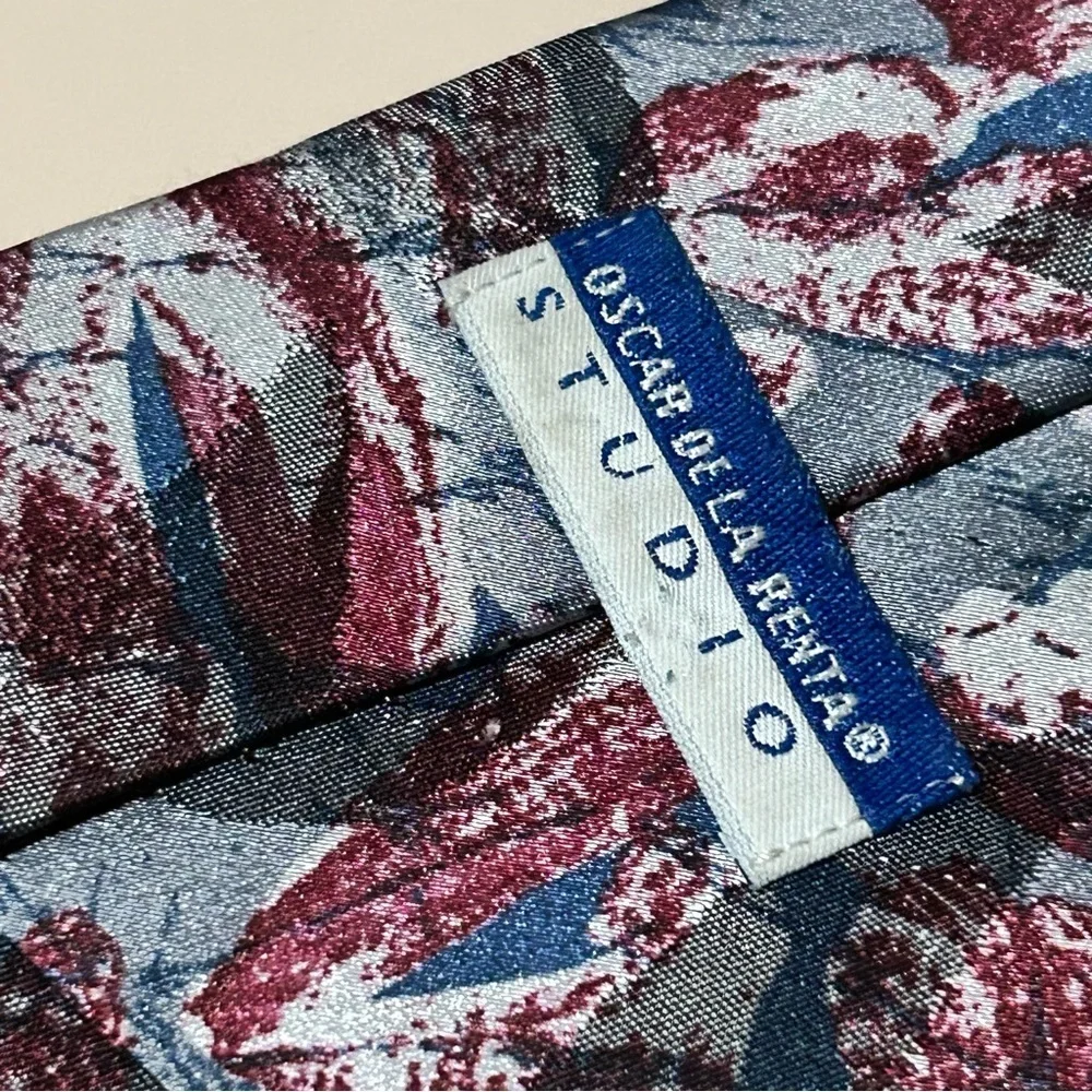 Oscar de la Renta Blue and Red Patterned 59” Men’s Tie